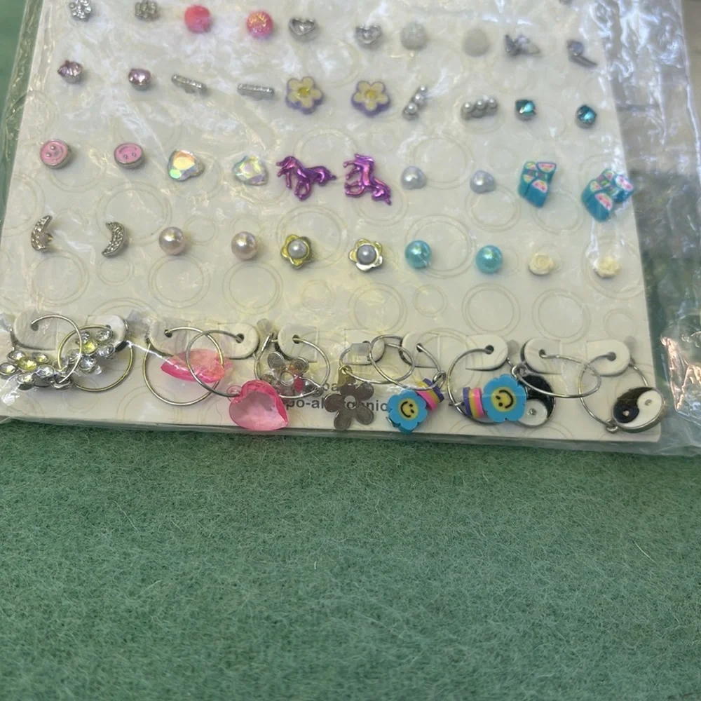 NWT Wonder Nation 30 pc Colorful Silver Pierced Earrings Set Floral Emoji Heart
